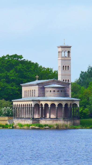 potsdam-kirche.jpg potsdam-kirche.jpg